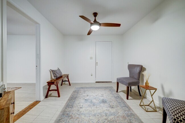 Building Photo - 7837 Dayton St