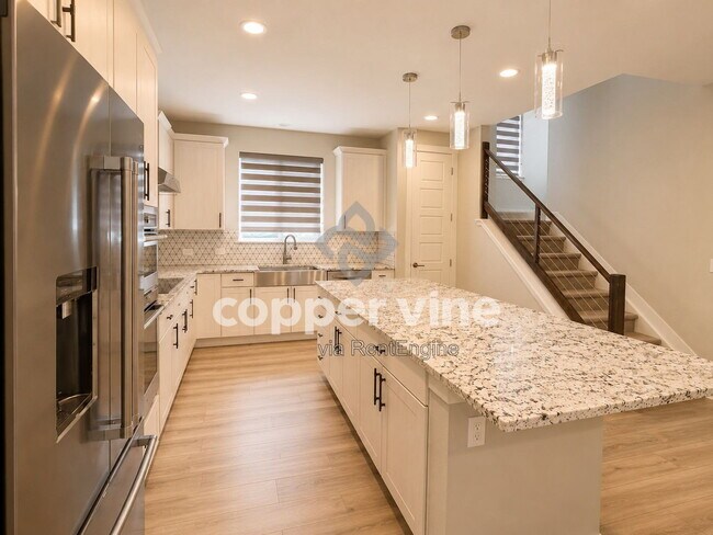 Building Photo - 11959 Mountview Ln