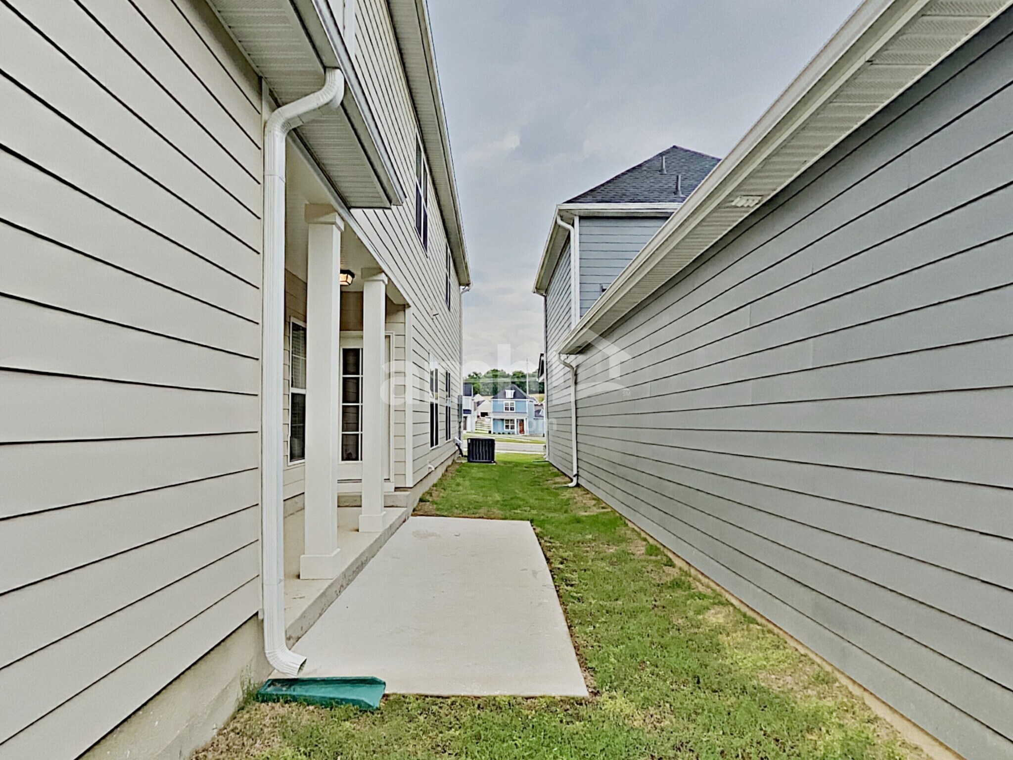 Building Photo - 5504 Central Grove Square
