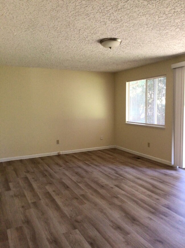 Building Photo - 3BD Ranch Style Home in Cascade Park