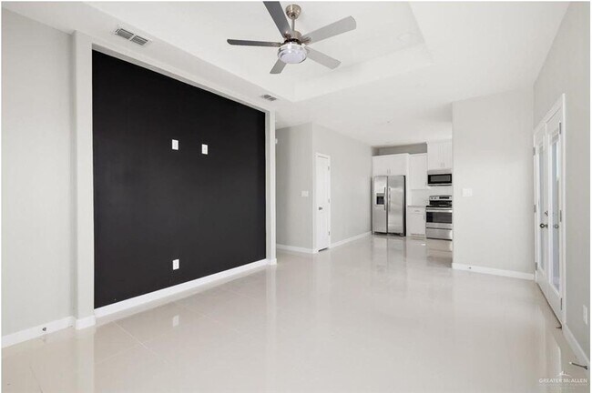 Building Photo - 12 West Dr