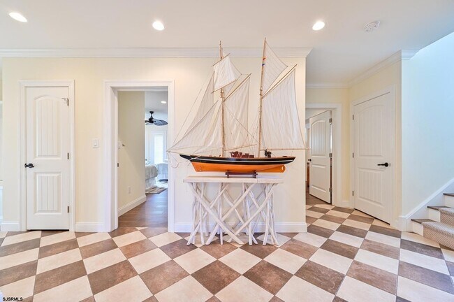 Building Photo - 400 17th St S