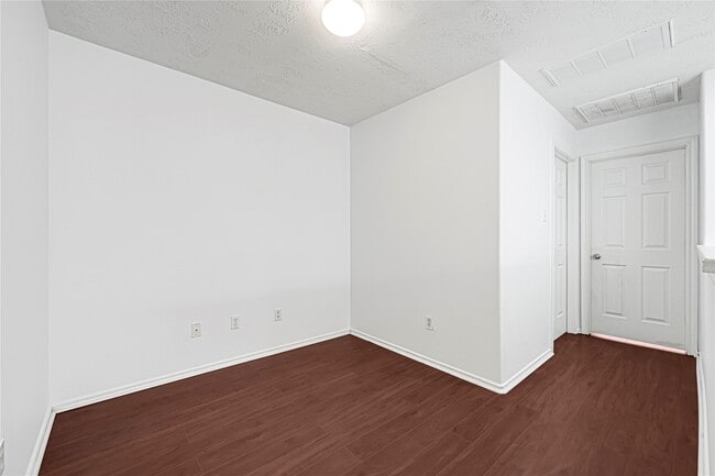 Building Photo - 16106 Greenport Ln