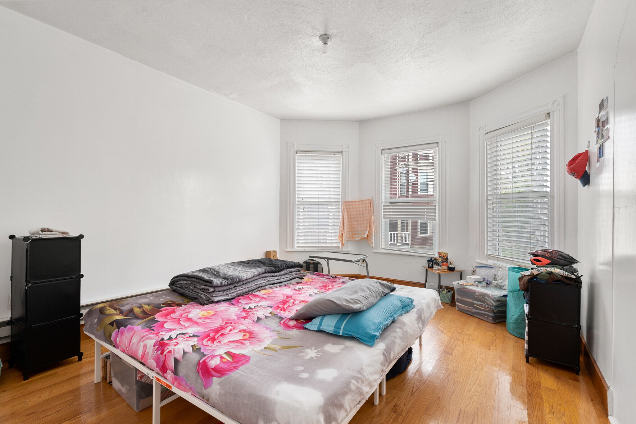 Building Photo - 78 Hillside St