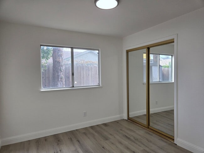 Building Photo - 3884 Paula Ct