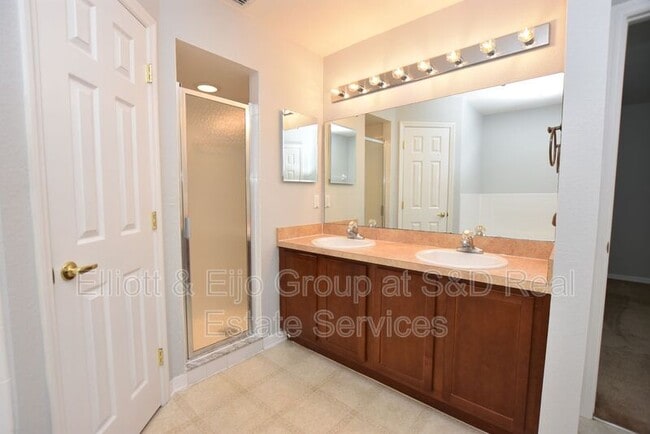 Building Photo - 1615 Laurel Meadows Dr