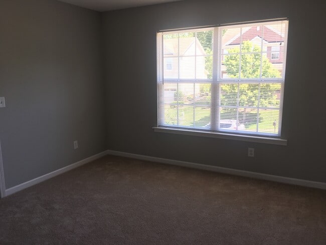 Building Photo - 4 Bedroom home in Bent Creek Subdivision