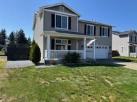 Building Photo - Beautiful Family home
