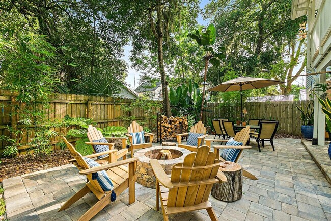 Building Photo - 27 Desoto Pl