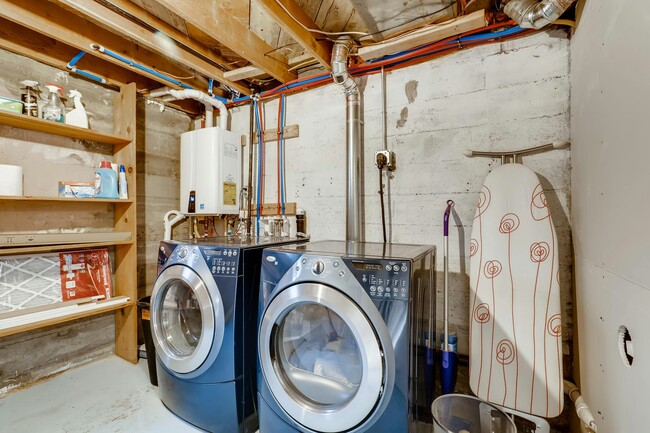 Building Photo - 9875 E 22nd Ave