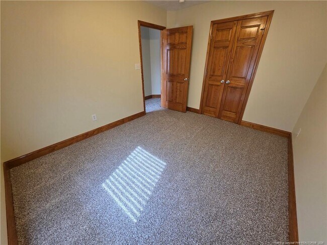 Building Photo - 1935 Sunshine Ct