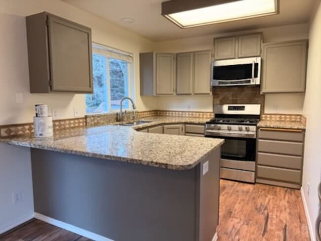 Building Photo - Home in Hayden