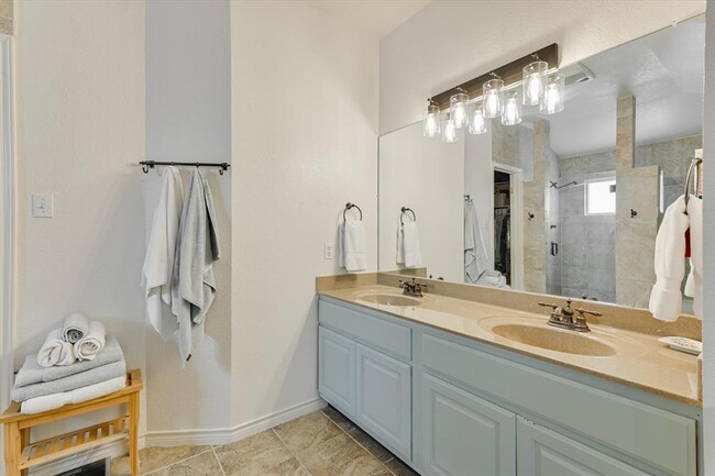 Building Photo - 803 Crocus Dr