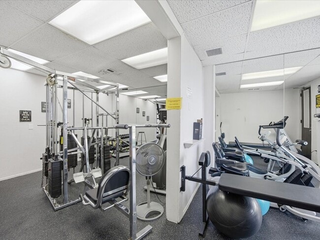 Building Photo - 3604 W Estates Ln