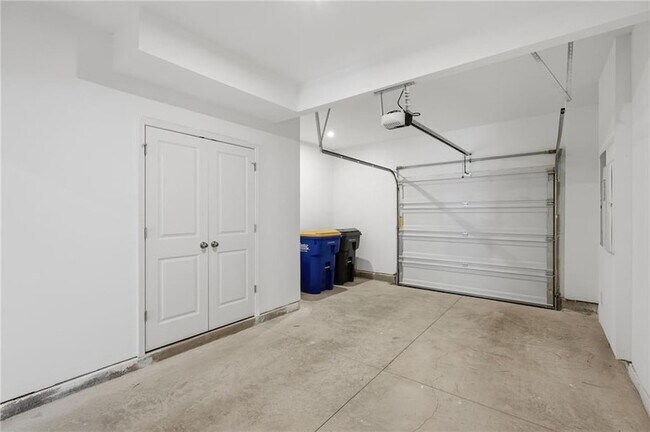 Building Photo - 1422 Creekside Cir NW