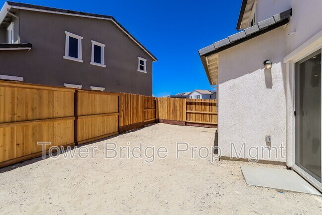 Building Photo - 2033 Stargate Dr