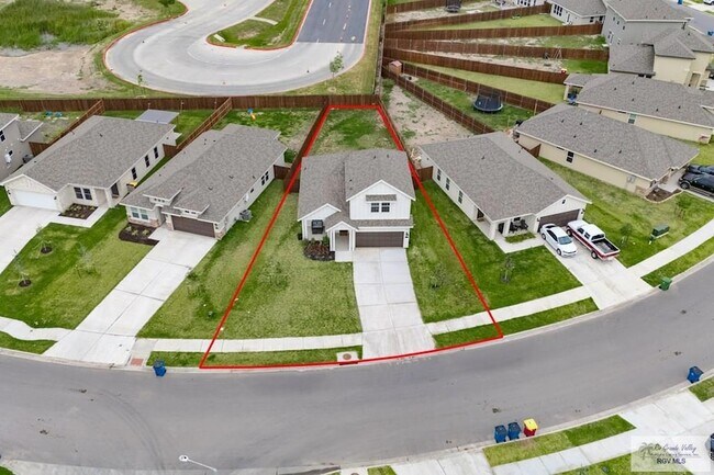 Building Photo - 2168 Grove Ln