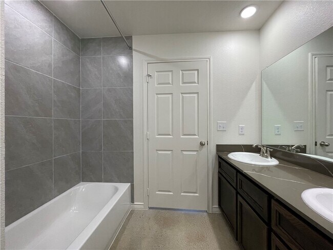 Building Photo - 2404 Duntov Dr