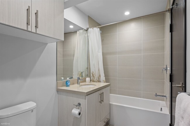 Building Photo - Studio, 1 bath Condo - 483 Washington Boul...