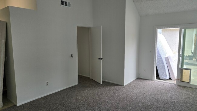 Building Photo - 10348 Rancho Carmel Dr