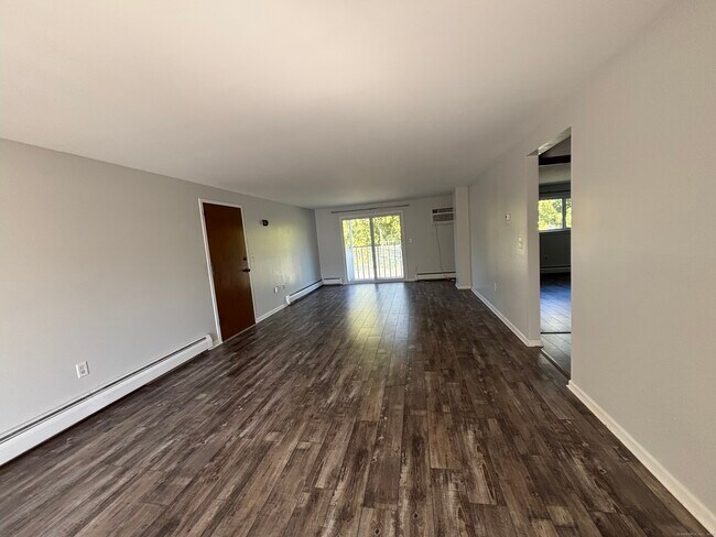 Building Photo - 178 Churchill Dr