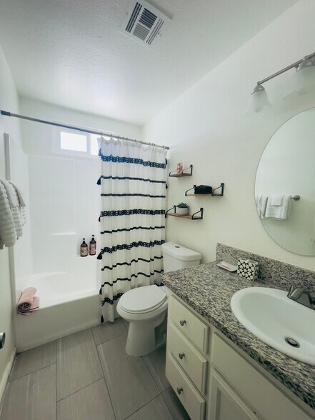 Building Photo - 6707 Palo Verde Ave