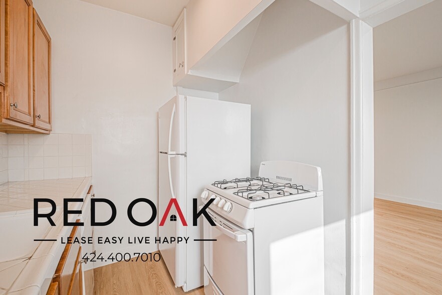 Building Photo - 1818 Whitley Ave