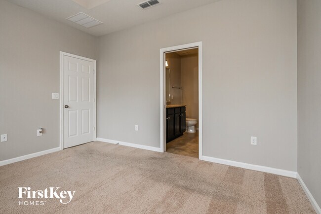 Building Photo - 14064 Corrine Cir