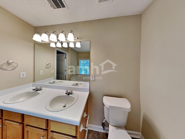 Building Photo - 375 Bass Way NW