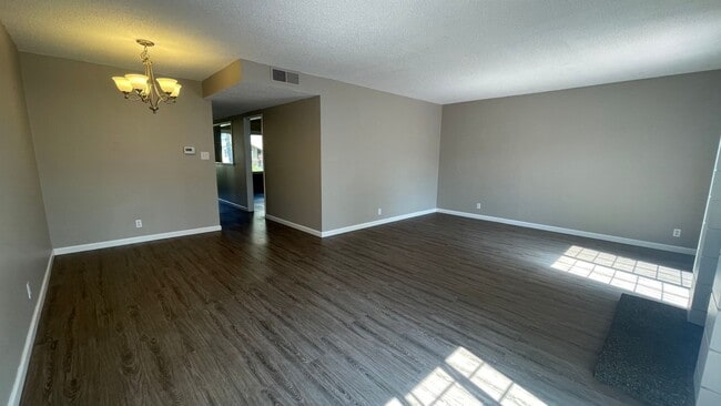 Building Photo - 1109 Camino Del Valle