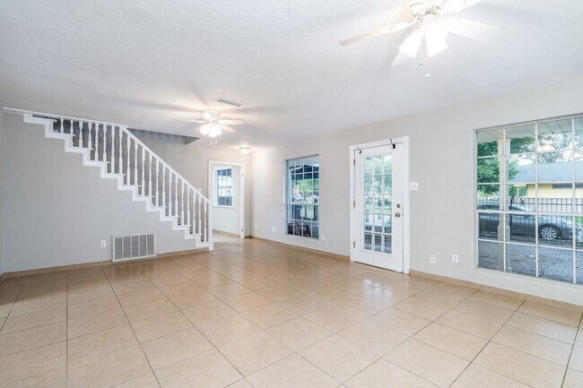 Building Photo - 200 Fannin St