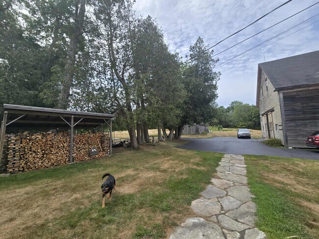 Building Photo - 806 Forside rd