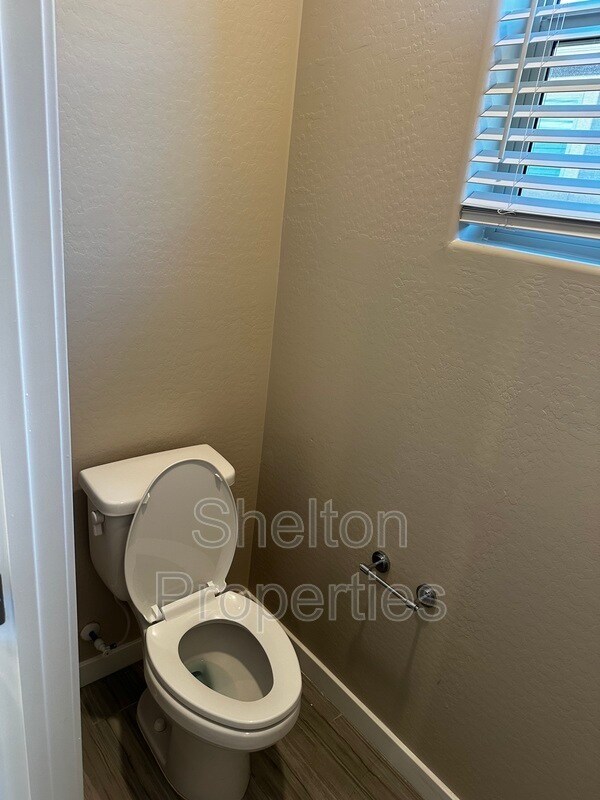 Building Photo - 16562 W Charlotte Dr