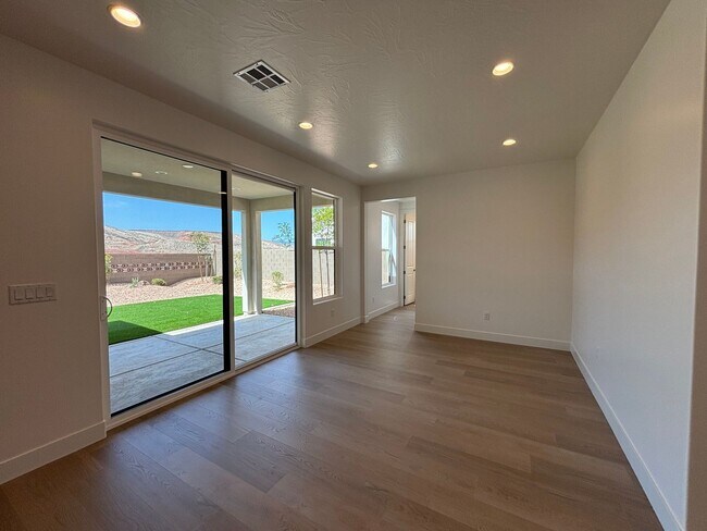 Building Photo - BRAND NEW 4 BEDROOM HOME OR RENT!