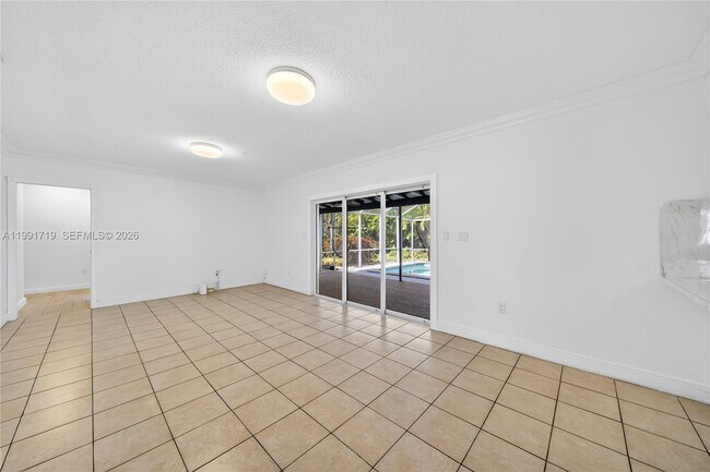 Building Photo - 10142 SW 79th Ave