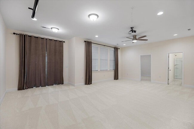 Building Photo - 8620 Secreto Dr