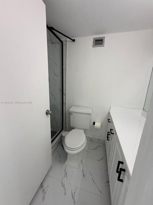 Building Photo - 6039 Collins Ave