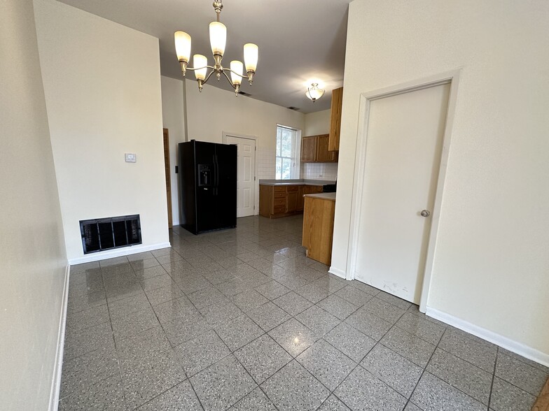 DINING ROOM - 1424 W Wilson Ave