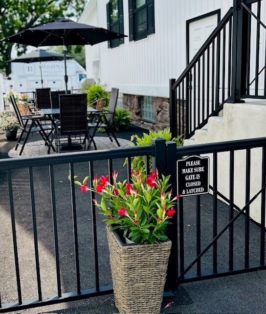 Building Photo - 263 S York Rd