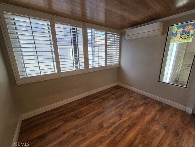 Building Photo - 9 Rock Cliff Pl