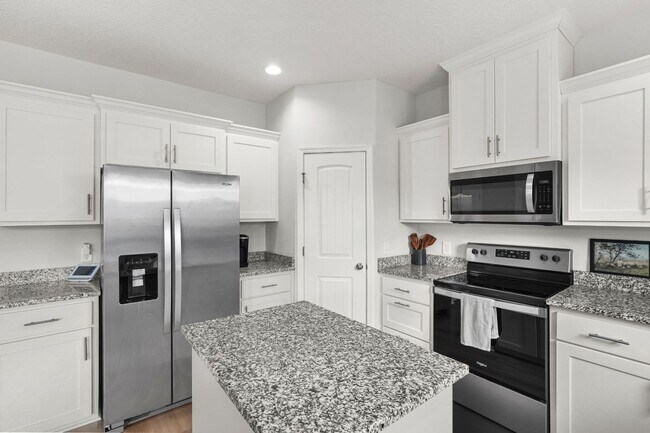 Building Photo - Like New Construction in Ludowici