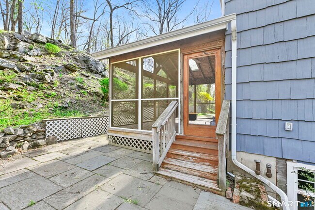 Building Photo - 163 MacGregor Dr