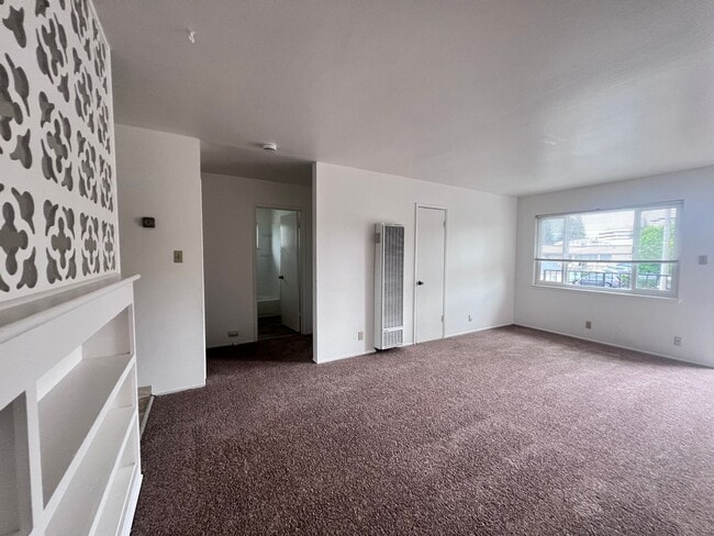 Building Photo - EBS T 1172-1176