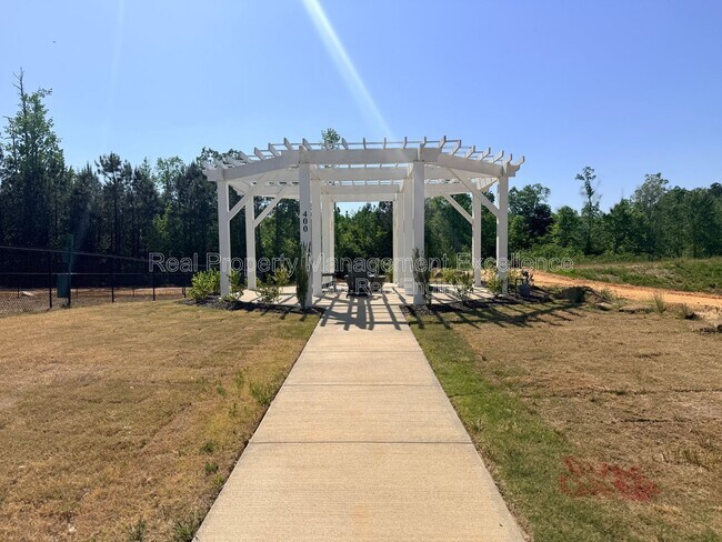 Building Photo - 372 Grand Silo Rd