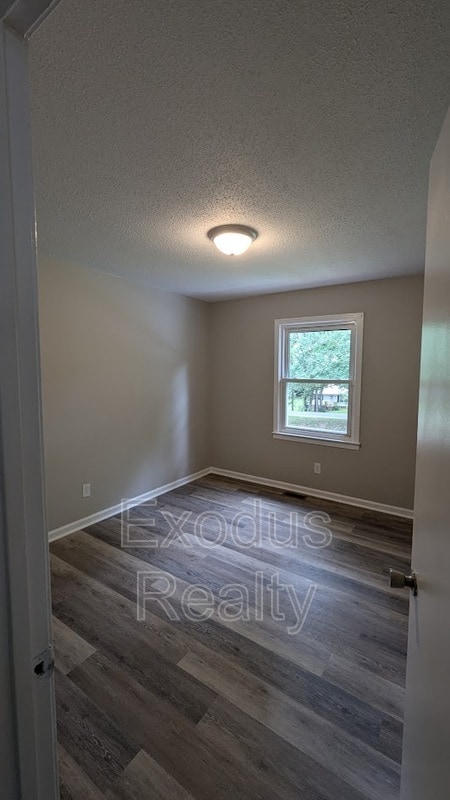 Building Photo - 8708 Peach Tree Dr
