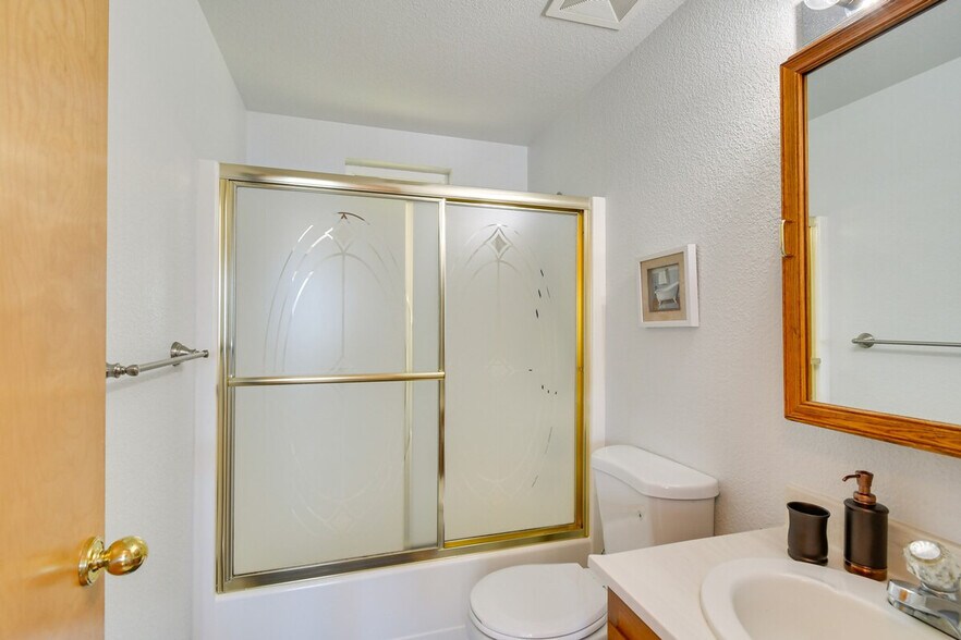 Building Photo - 131 N Mardell Ave