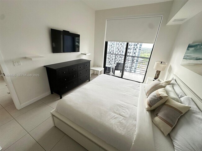 Building Photo - 5350 NW 84th Ave