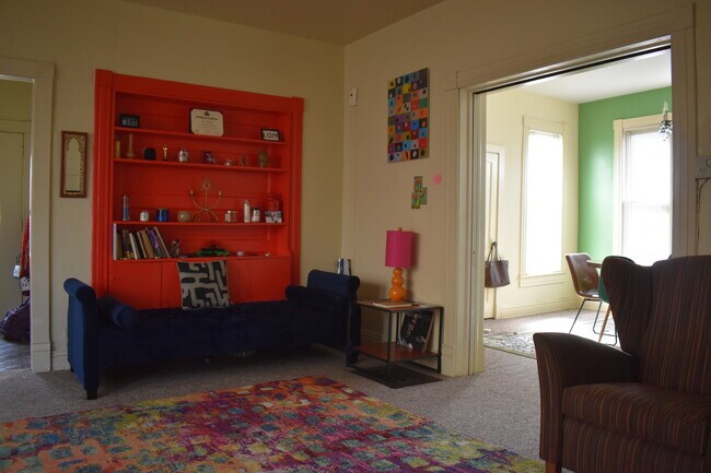 livingroom - 408 W Elm St