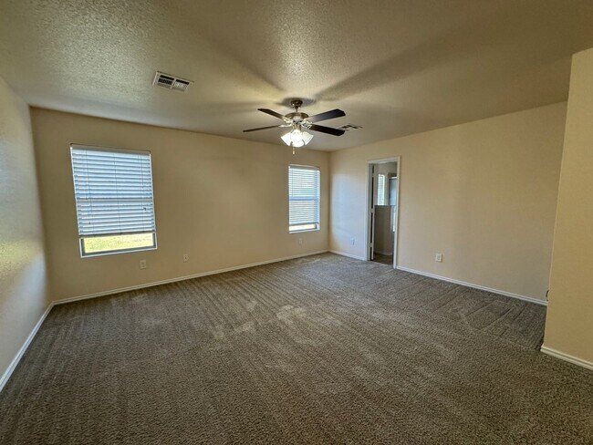 Building Photo - 9901 Diana Dr