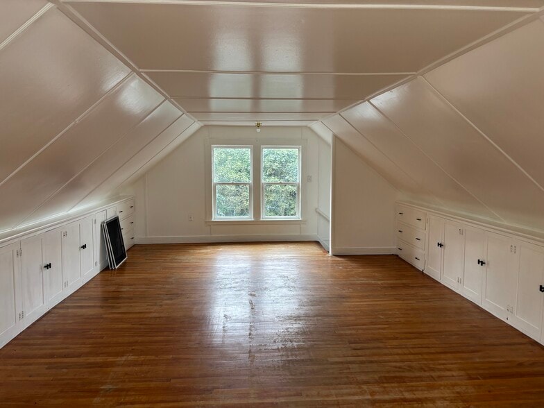 Building Photo - 28 Pleasant Street
